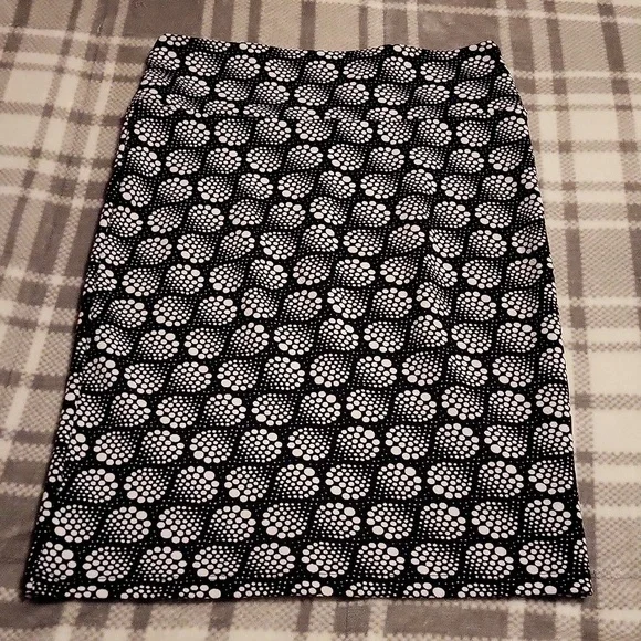 LulaRoe Pencil Skirt (Size S) - Picture 5 of 5